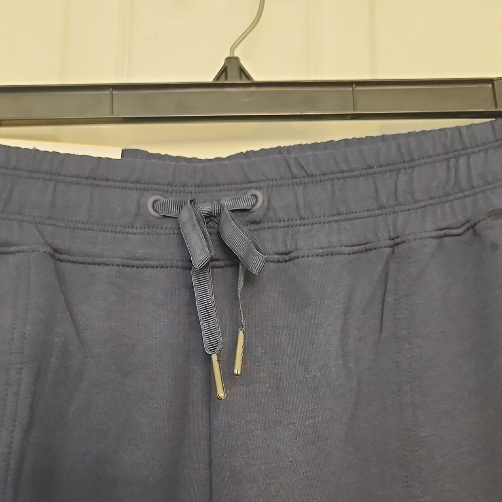 French Terry Capri Pants - Navy Blue - Picture 4 of 8